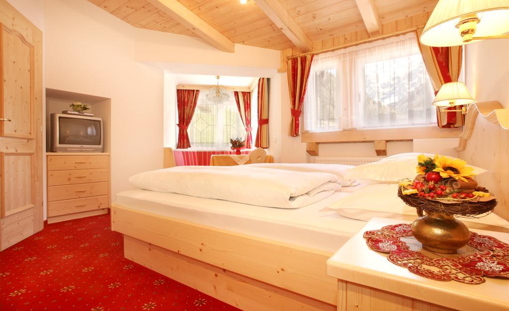 Garni B&B Schenk سيلفا دي فال جاردينا الغرفة الصورة