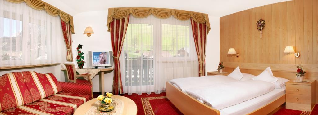 Garni B&B Schenk سيلفا دي فال جاردينا الغرفة الصورة